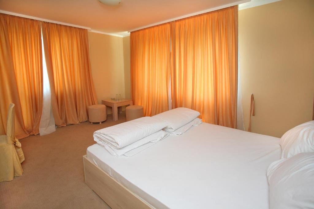 Family Hotel Diana Sofia Phòng bức ảnh